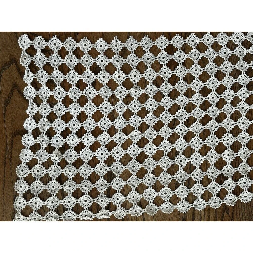 Vintage Crocheted Tablerunner Lace Doily Ivory Country Farmhouse Cottage